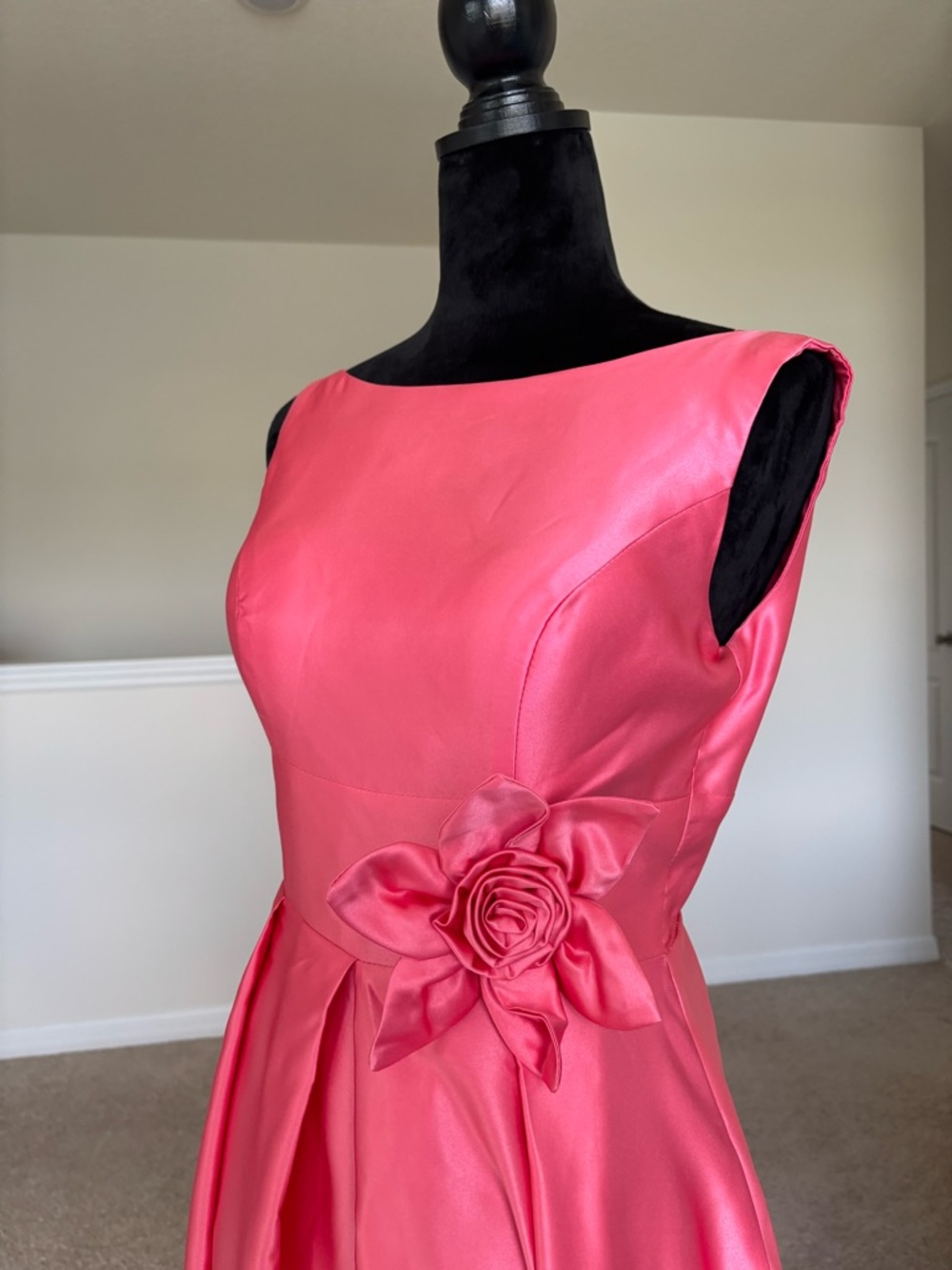 Elegant Satin Hi-Low Dress w/ Lace-Up Back & Pockets – Size S - Picture 7 of 13